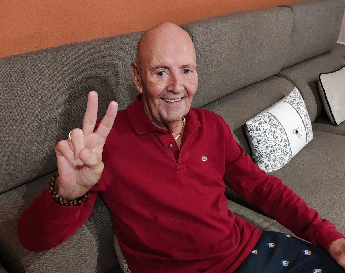 INTERNAUTAS corazones mios, ayer os dije que por el gran partido de nuestro BARÇA 💙❤️ me cortaría la melena naur naur y papagiorgio cumple lo que dice coño ✌️✌️😇💪💪ahora 5 años más para tener melena otra vez 😭😭😭 pero siempre BARÇA 💙❤️