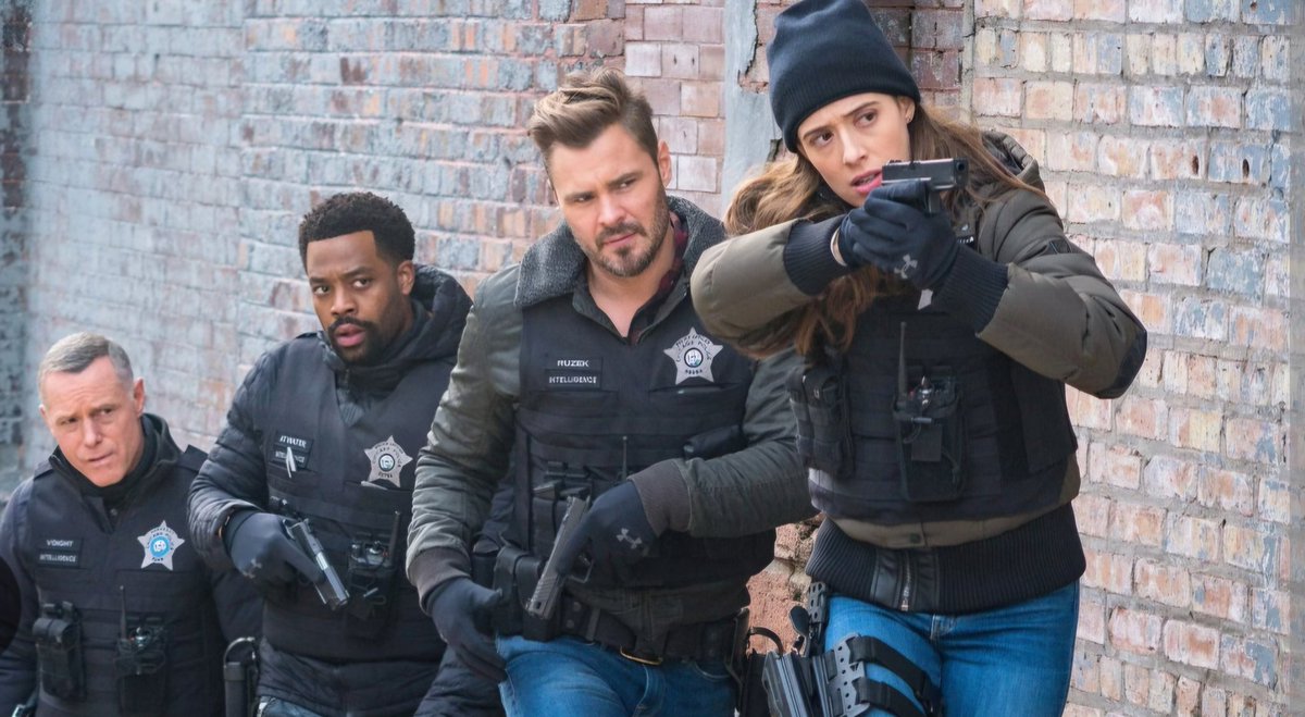 elicemitchell's tweet photo. Sooooo excited for the return of @OneChicago this week on #NBCTV @NBCChicagoPD #HankVoight #MyBooDaddy Yes! 09/25/24 #LetsGo https://t.co/Mj3B1FLFdE