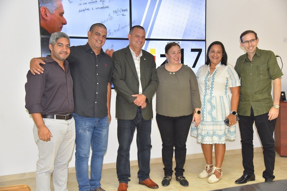 ETECSA_Cuba's tweet image. La empresa "Z-17" creada recientemente con carácter de filial, es resultado de la alianza entre la @uci_universidad, @PCTHabana_3CE y @ETECSA_Cuba. y la integran jóvenes creadores de las aplicaciones #Todus, #Picta y #Apklis.
👉 etecsa.cu/es/noticias/z-…