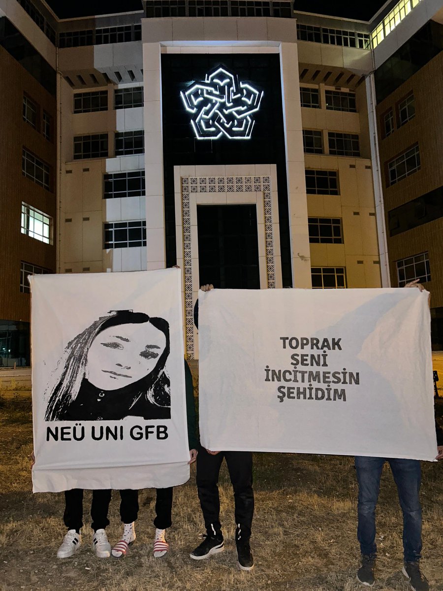 NEU_UNIGFB's tweet photo. TOPRAK SENİ İNCİTMESİN ŞEHİDİM!
#ŞeydaYılmaz https://t.co/a9ioYUVpnU
