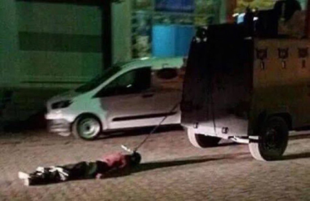 aysenazcimen14's tweet photo. Bugün hukuk dili ile konuşmak istemiyorum...
Artık hukukun bazı devlet düşmanlarını ıslah ettiğini düşünmüyorum.

Polis öldüren; hangi ırktan hangi dinden olursa olsun benim gözümde devlet düşmanıdır.

Vatanhainlerine uygulanması gereken muamele de budur. https://t.co/HQc5wxhoDF