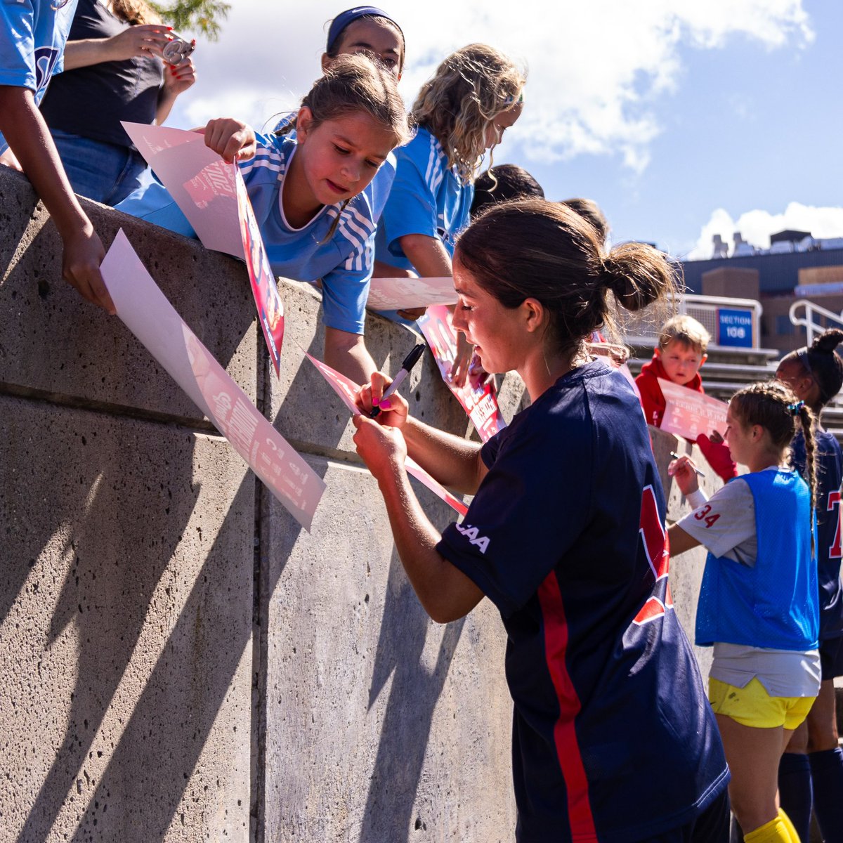 Moments like these 🫶

🌊🐺 x <a href="/NCAASoccer/">NCAA Soccer</a>