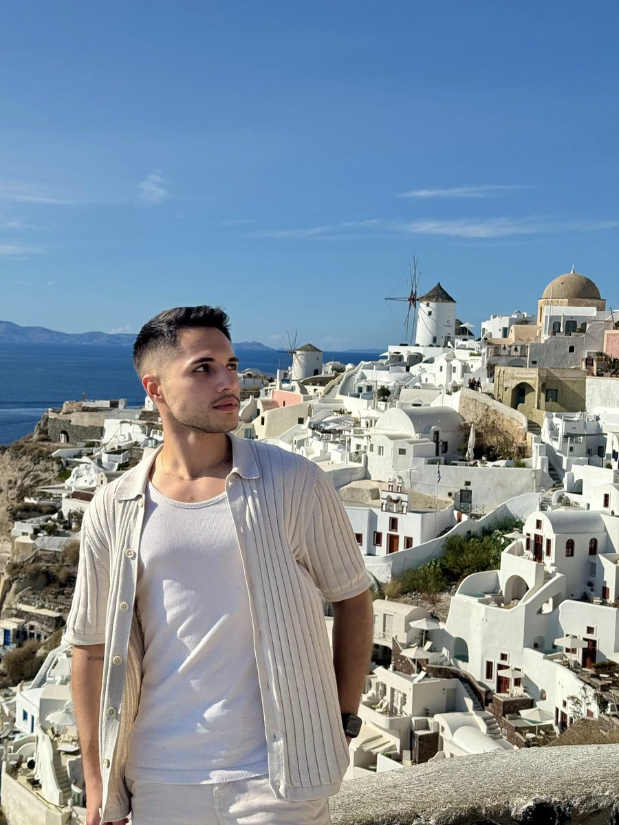 maciejmjay's tweet photo. I tutaj zostawiam pamiątkę z wakacji.
Było pięknie 🥹🛳️🇮🇹🇬🇷🇹🇷 https://t.co/vr2vveo1AH