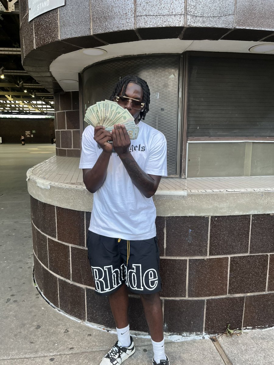 _2flyyant's tweet photo. Been a minute but I’m back https://t.co/mgBKAhJ7gJ