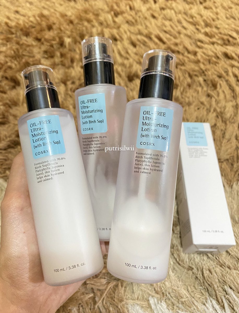 putrisilwii's tweet photo. @womanfeeds_id Moistnya ini andalanku, bisa dilayer sama skincare apapun termasuk after exfo dan retinol

Oil free teksturnya lotion ringan, ini bagus juga mengatasi bruntusan. Tapi kalau aku yg normal to dry, ini kurang nampol

Lebih lembab yg snail cream ini, kulit jadi moist, plumpy, haluss https://t.co/y6MJ8GFtPc