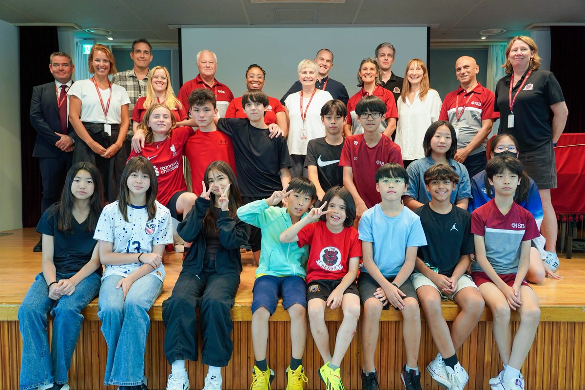 dale_rickardo's tweet image. 🧵 On Sept 6, 2024, the #ISBLearning community came together for a half-day retreat focused on shaping the future of #edtech at our school. The 2024 ISB EdTech Plan Retreat was a dynamic event involving Ss, Ts, admin, board members, and parents. Here’s how it unfolded: