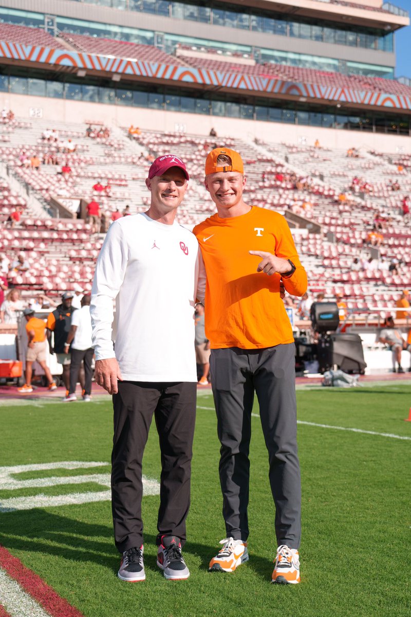 loganjohns1205's tweet photo. Same sideline in 2023 to coaching from opposite sides in 2024. Thankful for it all
Proverbs 3:5-6 https://t.co/9Dfu0vjUtz