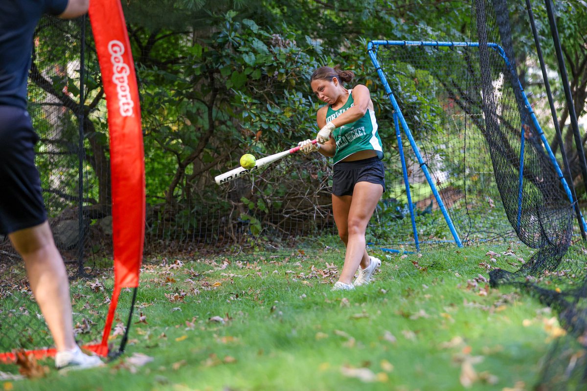 I’m still here! It might be middle of 🏑 season but I’m still working! 🥎
