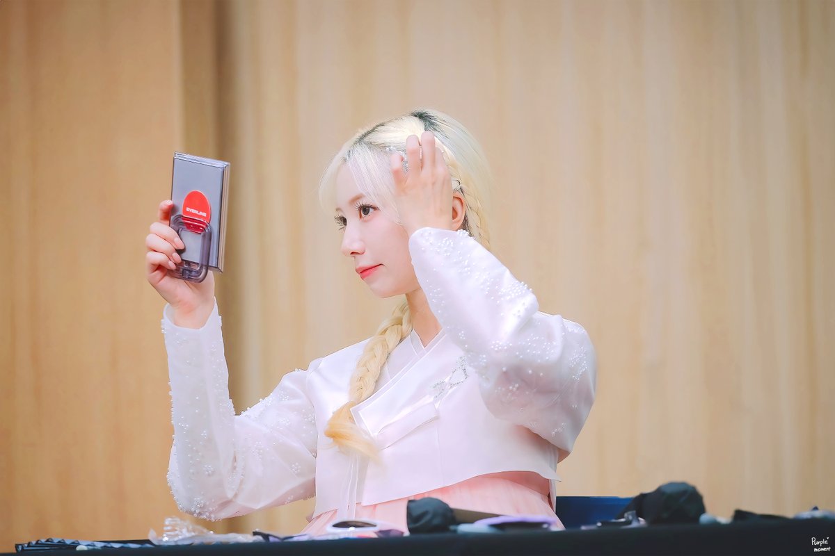 Binnie_Moment's tweet photo. 240922

#오마이걸 #OHMYGIRL #유빈 #YUBIN #배유빈

@WM_OHMYGIRL https://t.co/2EiQyuyXJE
