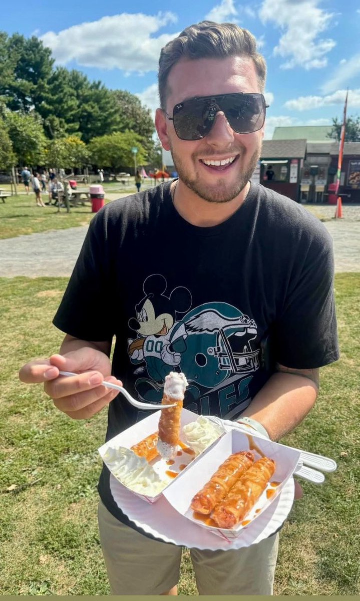 New for FallFest! Apple Pie Egg Rolls. Yes you read that right… Farm made APPLE PIE EGG ROLLS. 🍎😋