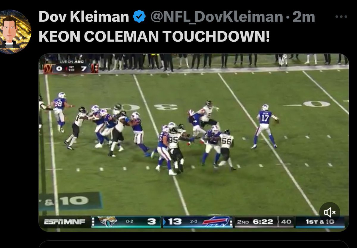 johnhenry_12's tweet photo. @MikeHerndonNFL 10 yards behind LOS in throw https://t.co/ZTfIFWjrL2