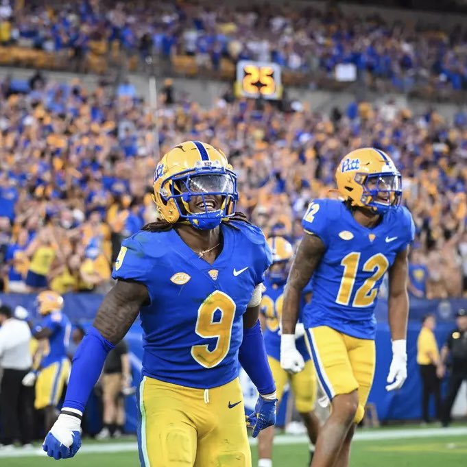 JosephCredit_'s tweet photo. #TTGOG After a great conversation with @BatesBacker, I’m blessed to receive a D1 Offer to The University of Pittsburgh!! #H2P🐆 @Pitt_FB @CoachDuzzPittFB @OilerRecruiting @CoachGotte @JasonHinkelman @DonnieBaggs_  @STE_ELITE @GXBolt https://t.co/T0huNiEcbq