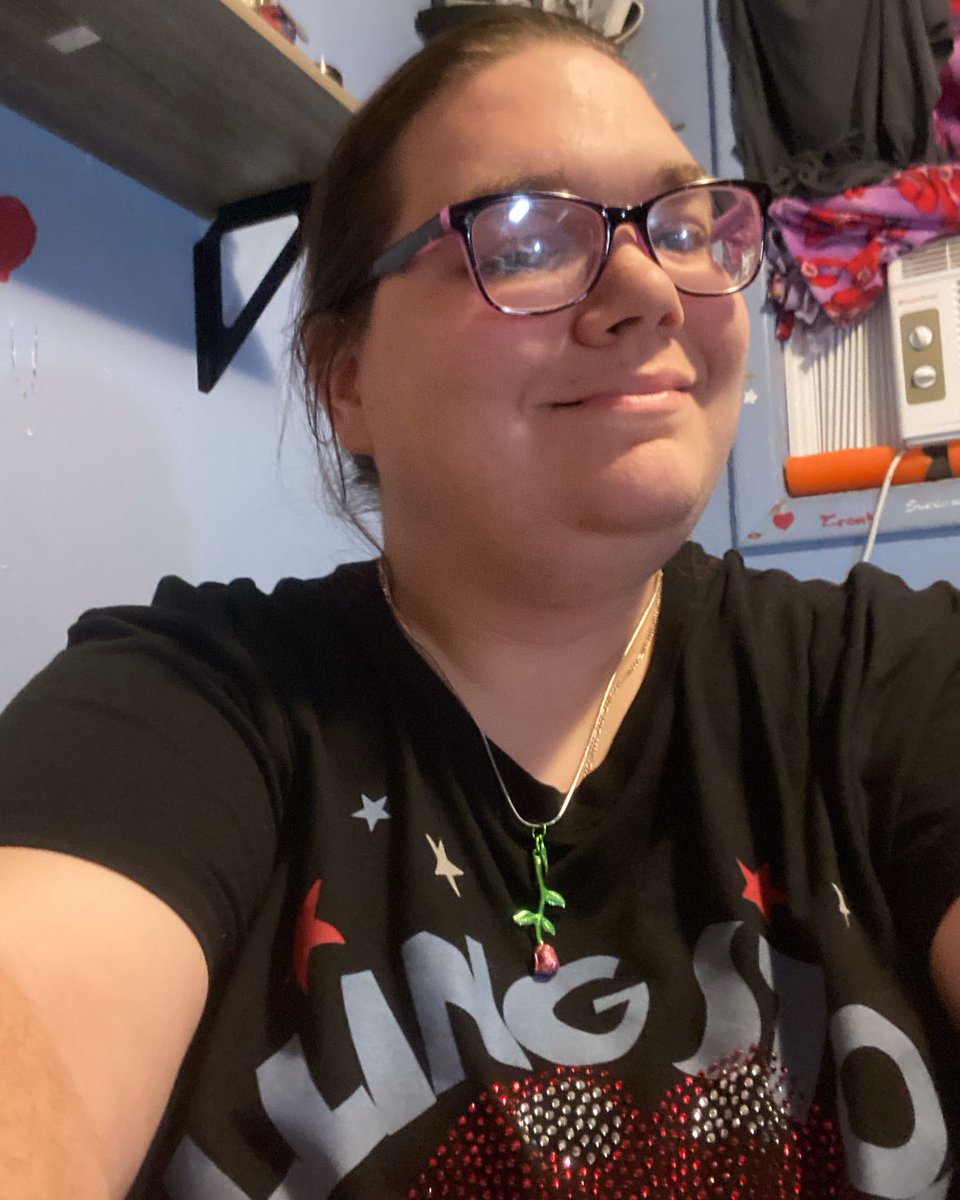 swiftroseup13's tweet image. Now I have Mom with me always and forever 💜Miss you and Love you mom ⁦@taylorswift13⁩ ⁦@taylornation13⁩ #swiftie #taylorswift