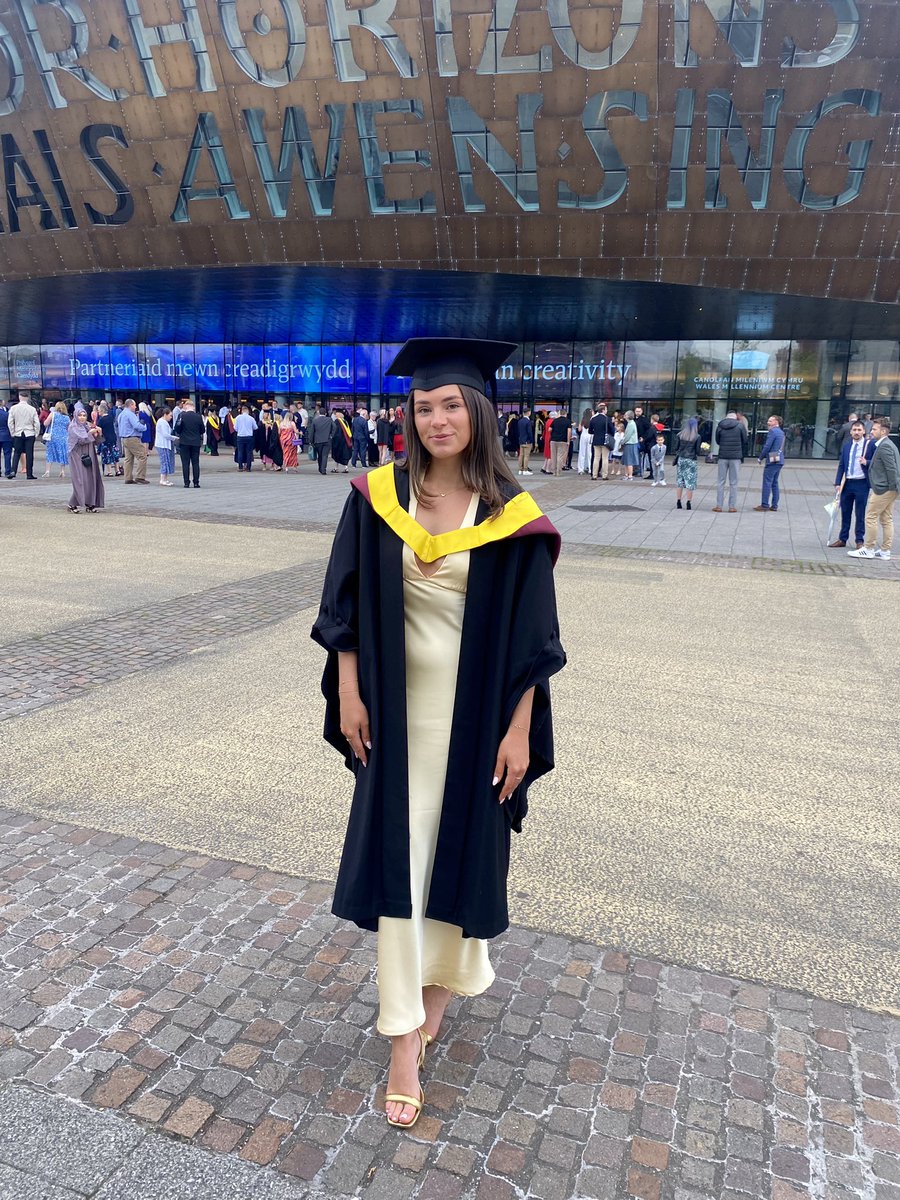 Miss Thomas tweet media