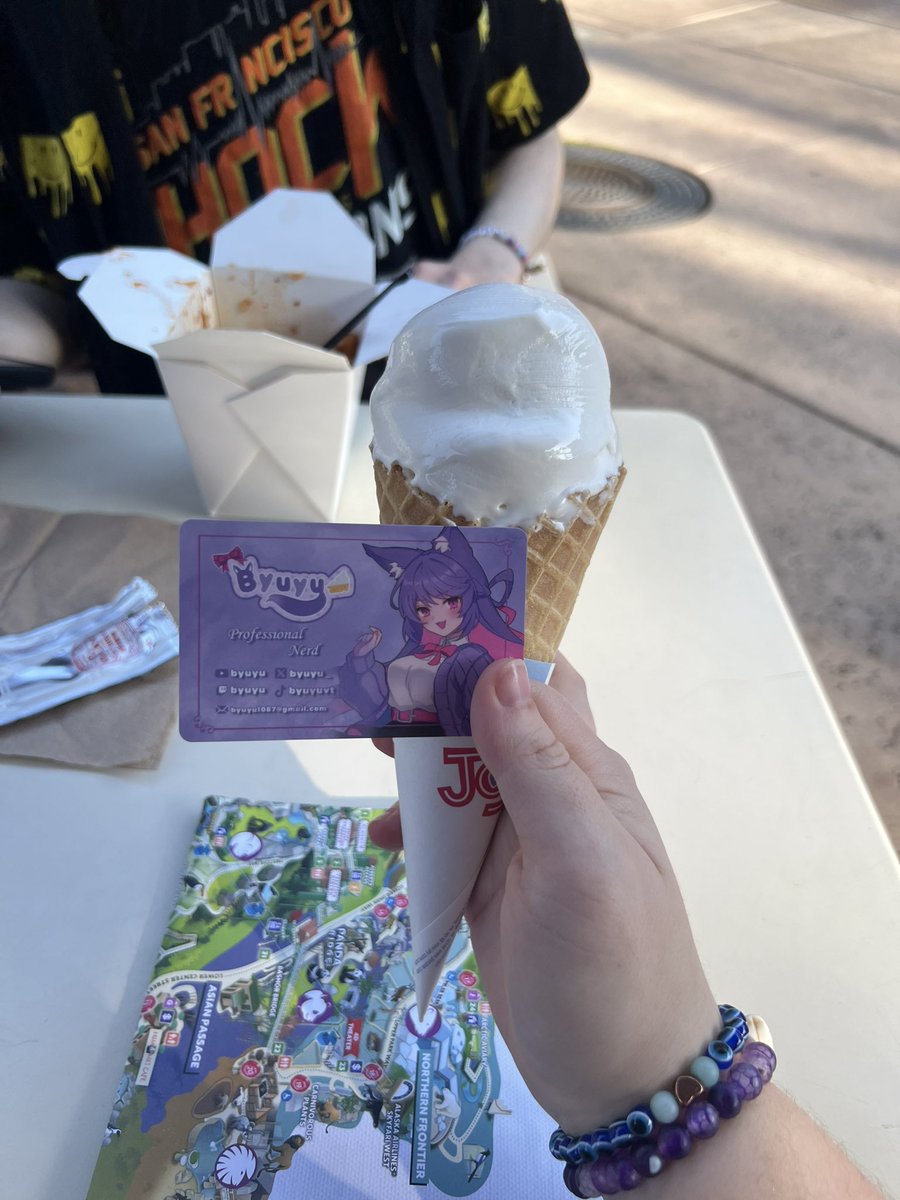 chefffbasil's tweet photo. @Byuyu_   found you at the zoo! So I took you out to ice cream and we saw some animals together https://t.co/PEBP9Zu5bs