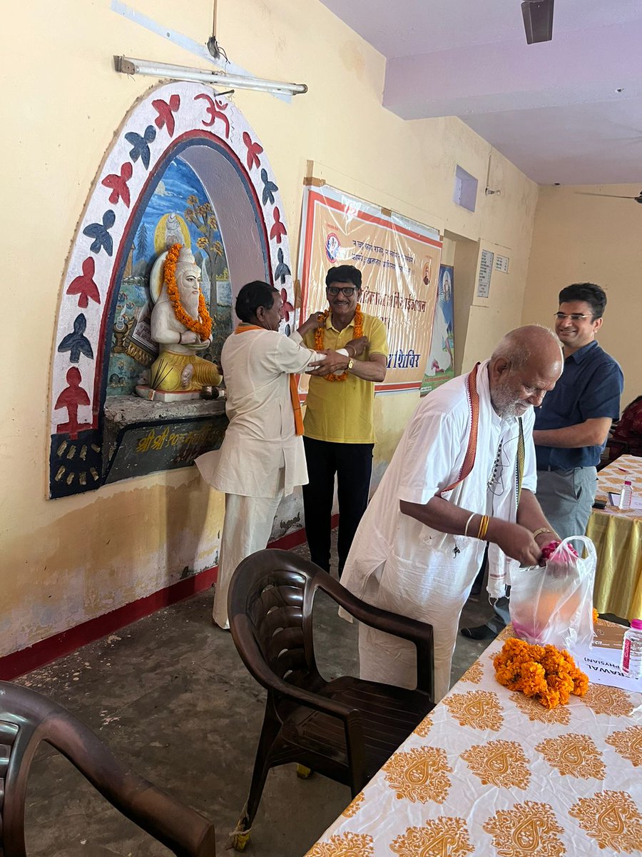 NmoRajasthan's tweet photo. शिविर में डॉ. अंकिता, डॉ. बुद्धिप्रकाश, डॉ. मनीष अग्रवाल, डॉ. बी. एम. गोयल, डॉ. रविन्द्र, एवं डॉ. राज कुमार हर्षवाल ने अपनी सेवाएं दीं। शिविर के आयोजन में सेवा भारती के श्री नवरत्न जी का विशेष सहयोग रहा। @sewabharati https://t.co/KCWnxv3X7d