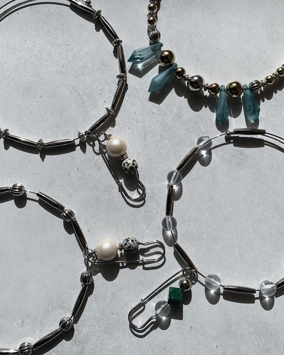 初めまして✴︎

モードで個性的なお洋服や好きで
アクセサリーを作っております❇︎

お気軽にフォローしてください✨
どうぞよろしくお願い致します💚

instagram.com/loveinpanic/

#お洒落さんと繋がりたい　#handmade 
#handmadeaccessory #fashion #art #design