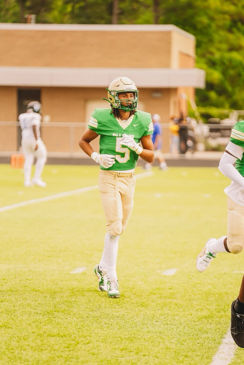 First 3 Game Film ⬇️⬇️

hudl.com/v/2QBfJm