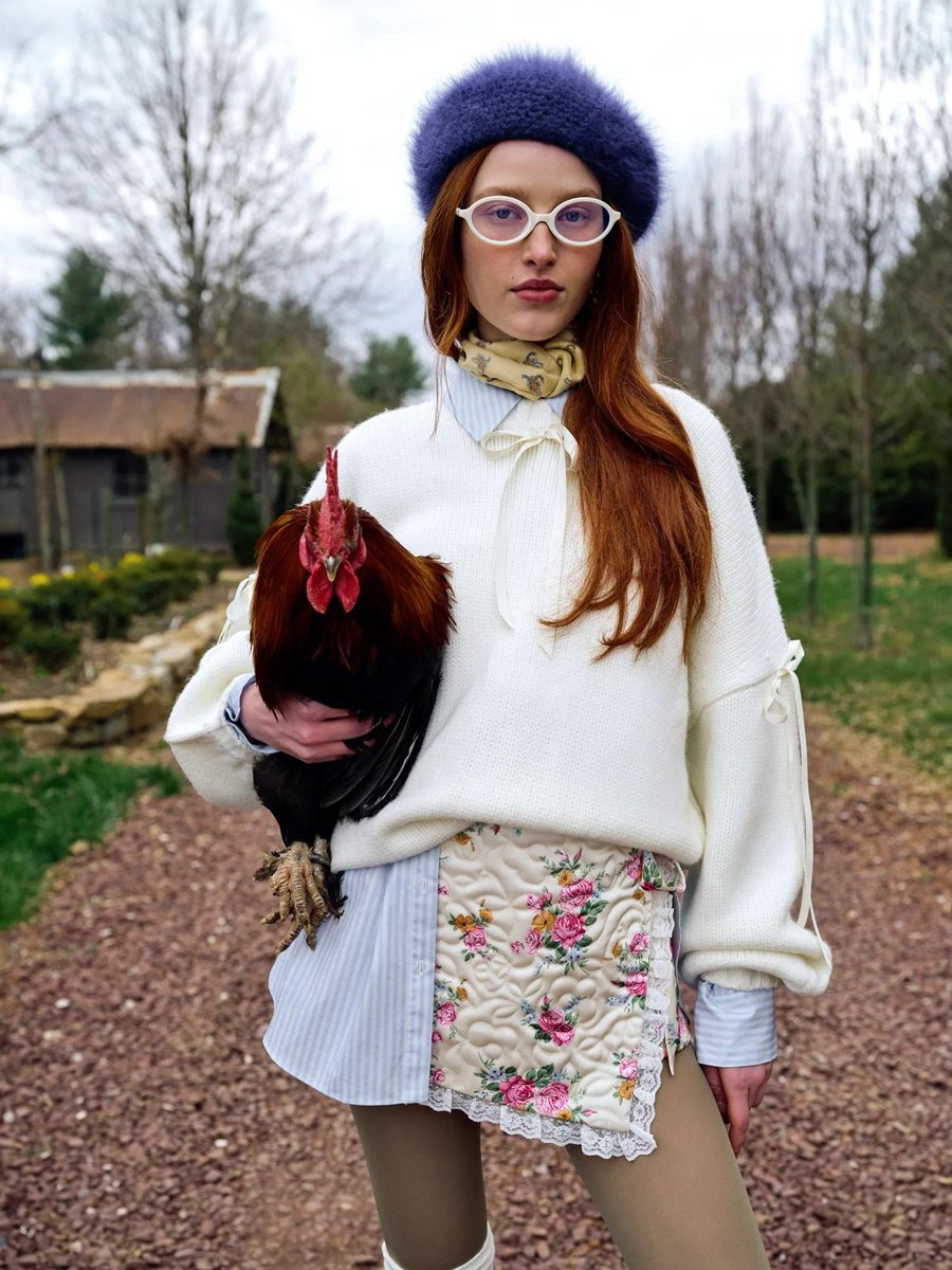 glittermagazine's tweet photo. For Love and Lemons released their ‘Fall 2024 Ready-to-Wear’ collection, which features a glam countryside aesthetic. 🌾💖

#ForLoveAndLemons https://t.co/Qx2QD5GjUU