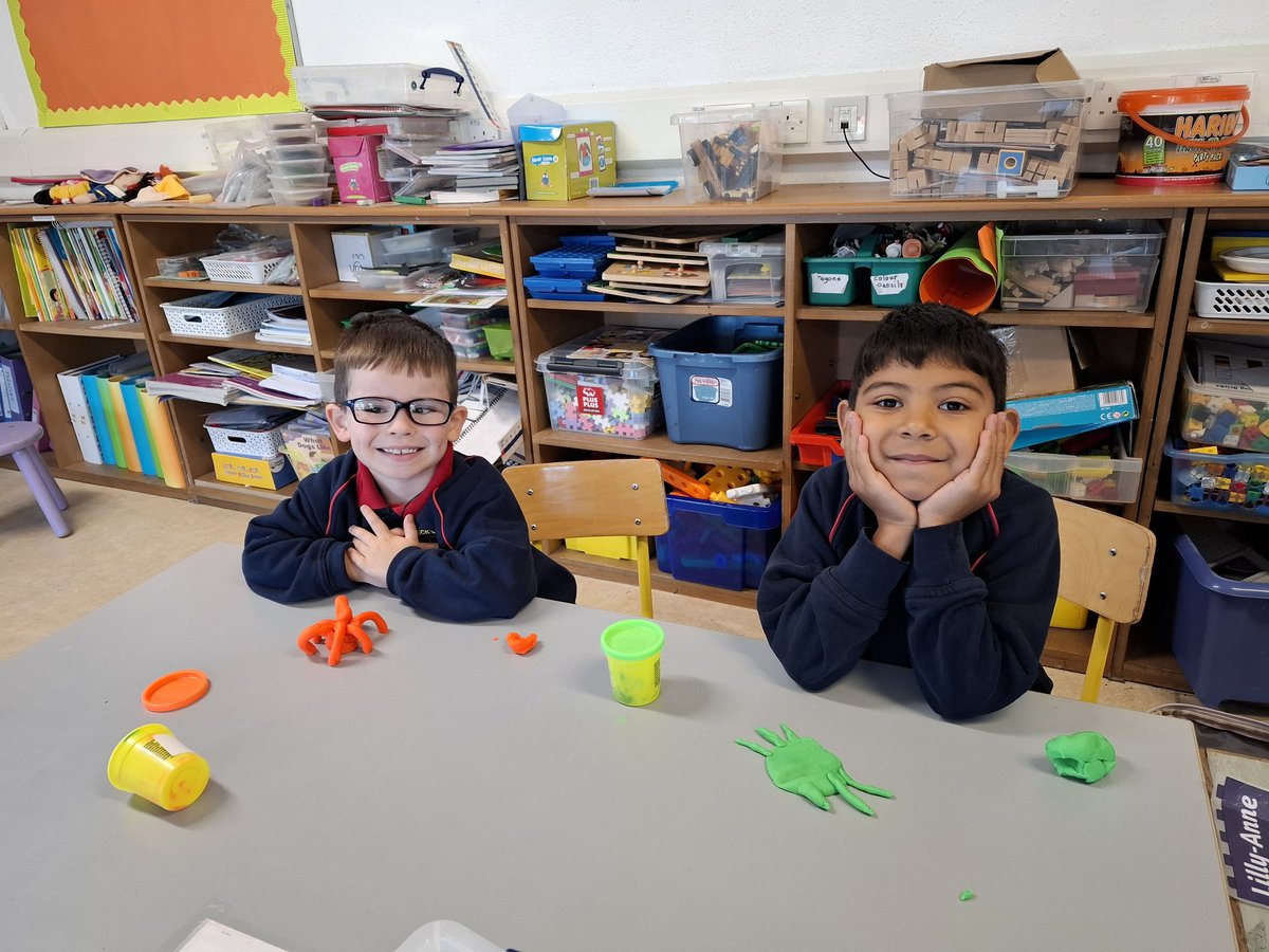 ms_lawson_class's tweet photo. We were learning about the number 6. Check out our 6 legged bugs! https://t.co/I4IU6xPeVA