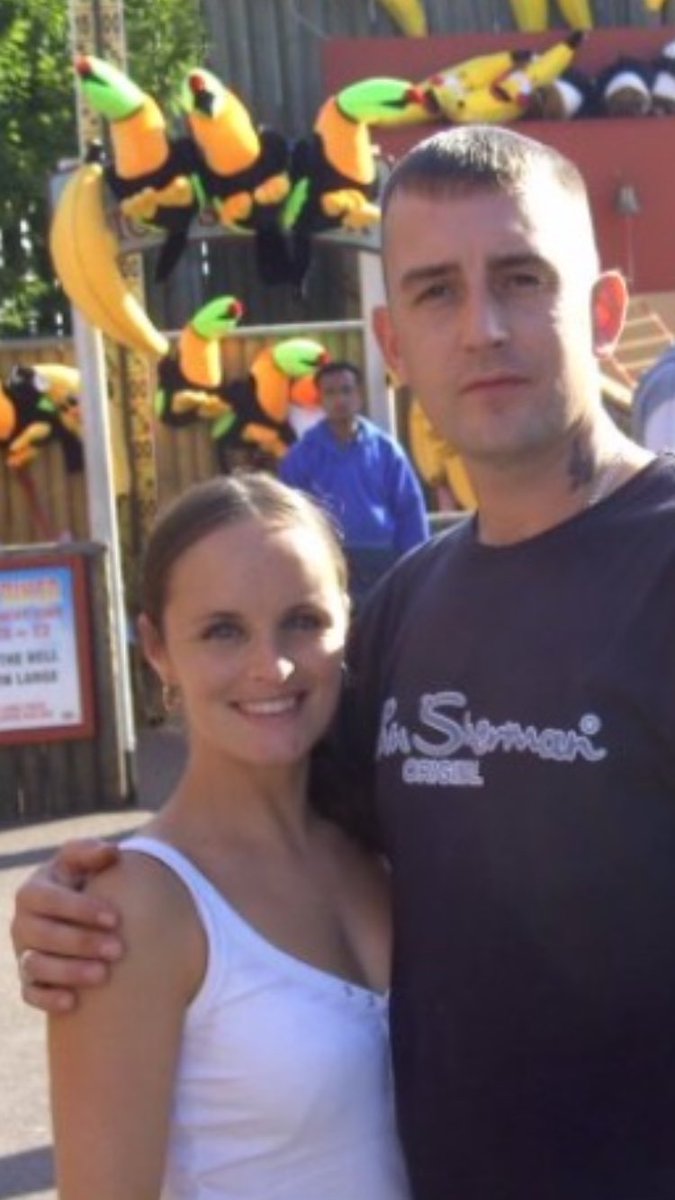 kimmarcella78's tweet image. My ex husband sent me this pic of us at Thorpe park 20 years ago I was only 26 here omg 😮 #throwbackpic 🥰