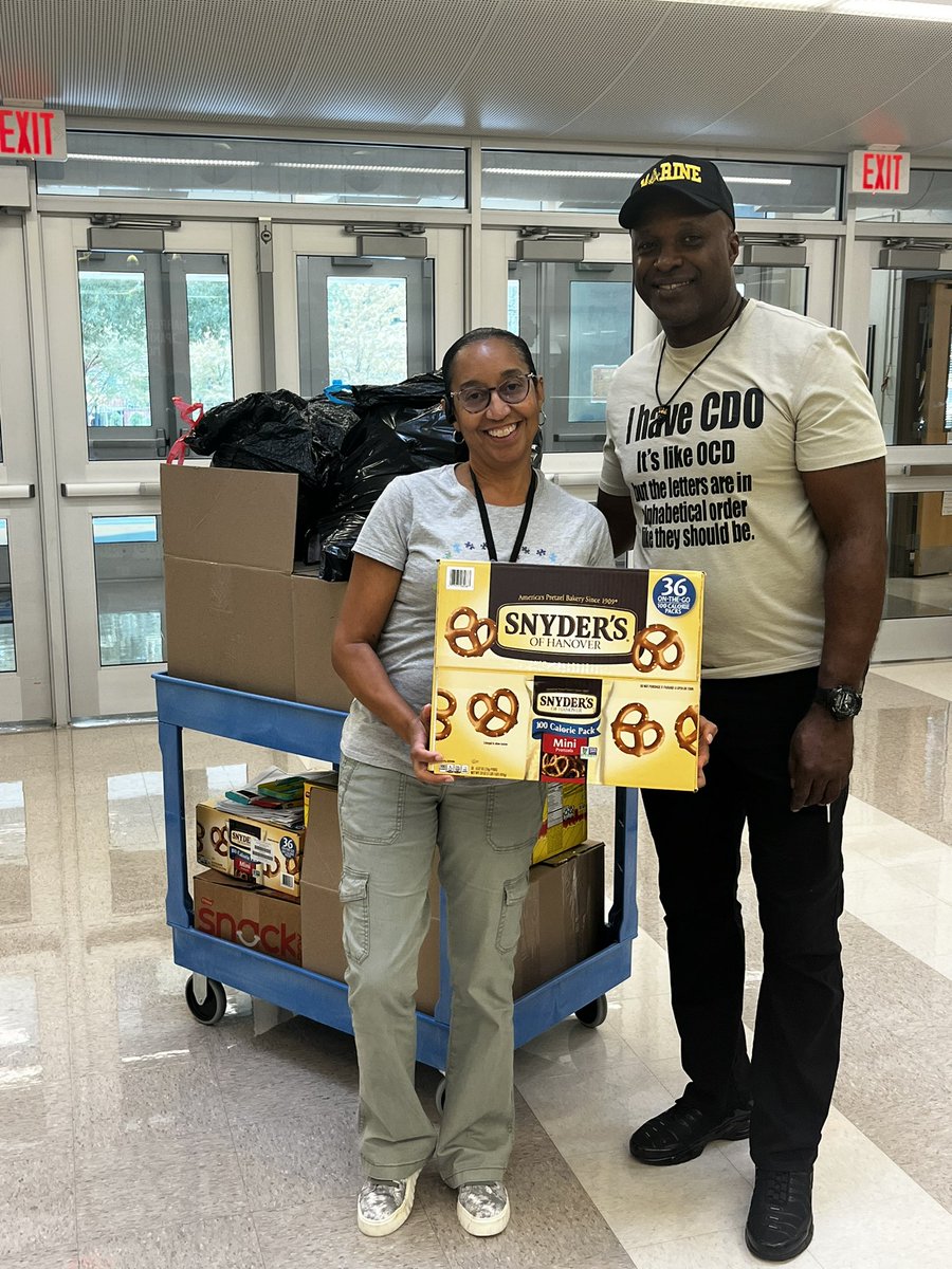 spelaka's tweet photo. I love when my worlds collide. My Atlanta Chapter of @JackandJillInc donated healthy snacks to @APSHAES that we collected at our Jack and Jill Day event. #longlivejackandjill #forallchildren https://t.co/xPPwVLbHBl
