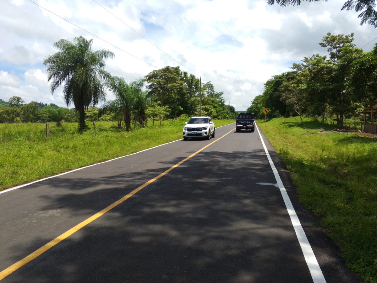 El MTI concluyó la rehabilitación de la carretera Empalme Pájaro Negro - El Almendro, de 21 kilómetros de longitud, en Río San Juan. Esta vía mejora la conectividad del departamento de Río San Juan con el resto del país, beneficia a 42 mil 875 ciudadanos. Dinamiza la economía