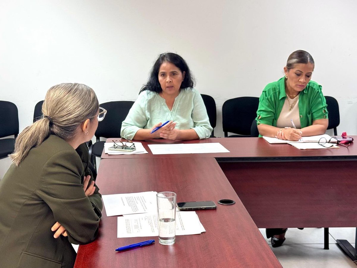 SonoraBienestar's tweet photo. 📋Hoy el comité técnico de #ManoConMano, llevó a cabo una sesión extraordinaria en seguimiento a nuestro padrón de personas beneficiarias además de analizar la operatividad del programa, garantizando que este beneficio llegue a quienes nunca les había tocado🫰 https://t.co/YaujWpiEI4