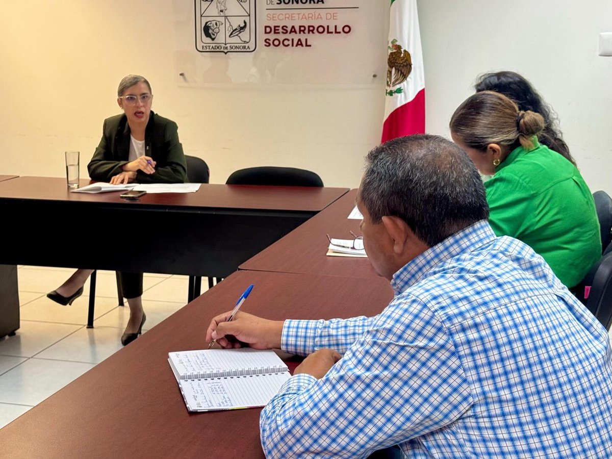 SonoraBienestar's tweet photo. 📋Hoy el comité técnico de #ManoConMano, llevó a cabo una sesión extraordinaria en seguimiento a nuestro padrón de personas beneficiarias además de analizar la operatividad del programa, garantizando que este beneficio llegue a quienes nunca les había tocado🫰 https://t.co/YaujWpiEI4