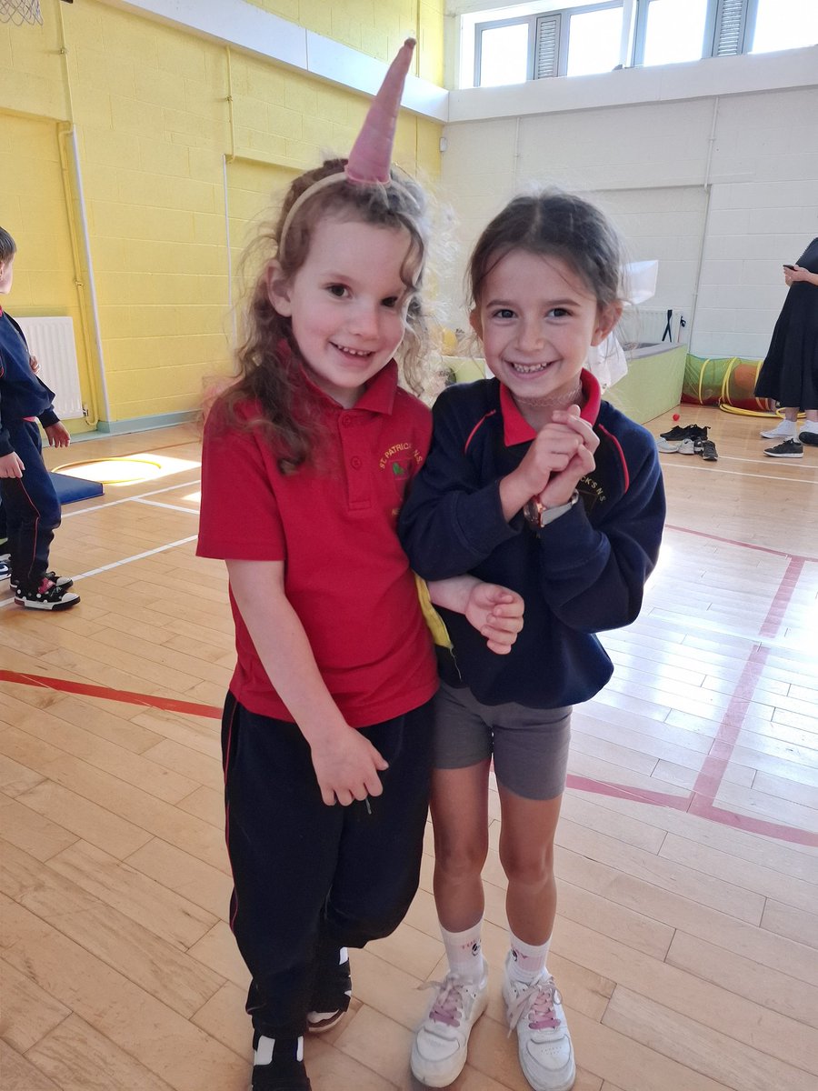 ms_lawson_class's tweet photo. Having fun in PE playing trap the beanbag! https://t.co/wuOeAHaQYF