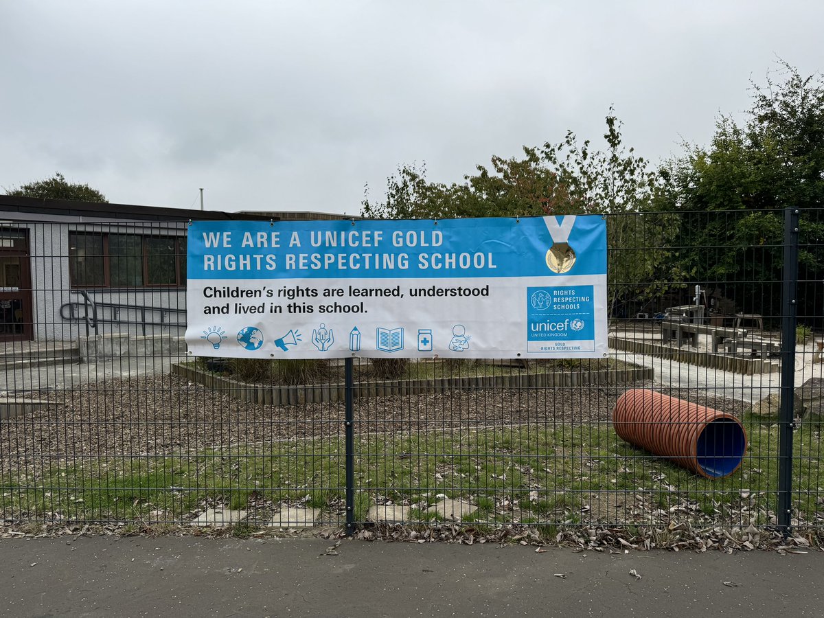 A very proud moment to see our new Gold banner outside our school <a href="/LauriestonPS/">Laurieston PS</a> 🌟🏅