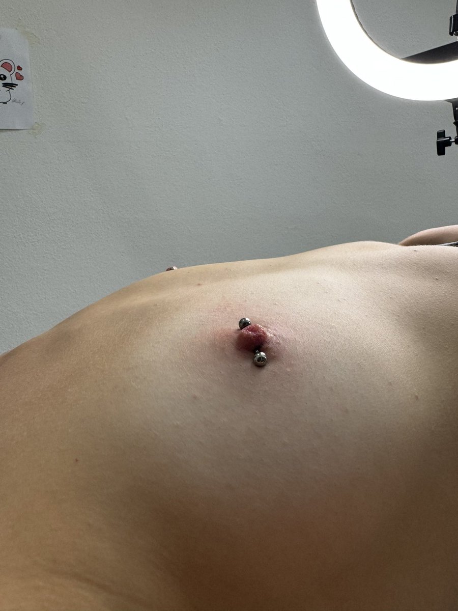 bluebodyart's tweet photo. • Capezzoli introflessi - prima e dopo ✨✨ • https://t.co/ZewH2SKubv