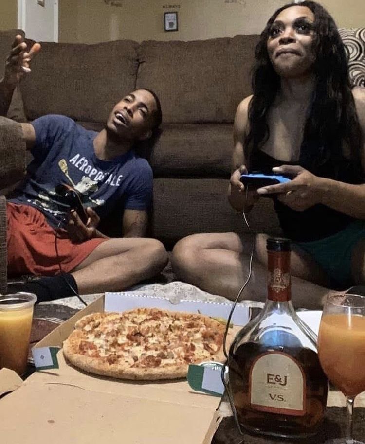 Whotfismick's tweet photo. Idc what anyone says, this over clubbing anytime anyday https://t.co/leNgNaCREW