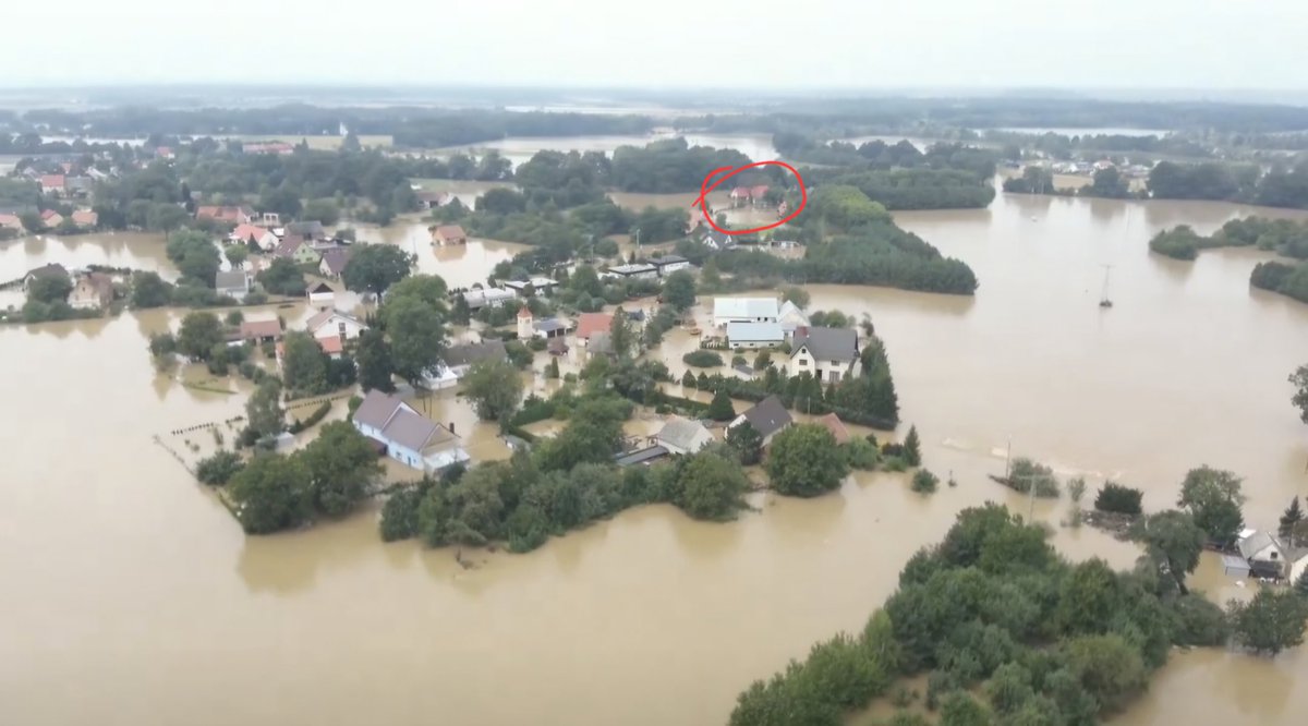 xPablo_Ch's tweet photo. #Głębocko #powódź
Wioska w której wyrastałem, w której mieszkają moi rodzice, w której jeszcze tak nie dawno byłem na urlopie...
Teraz jak w wielu innych miejscowościach wielkie sprzątanie i ludzkie łzy...
Dziękuję wszystkim ludziom dobrej woli za niesioną pomoc poszkodowanym🙏✝️ https://t.co/1YPHhxTwth