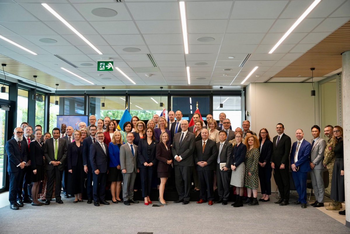 SusannahGoshko's tweet photo. As allies, we're stronger together. That includes our unwavering support for Ukraine 🇺🇦

Thanks to Amb. @kovaliv_y for providing an update from the frontlines, Min. @BillBlair for sharing insight on Canada's approach &amp; to all the #FriendsOfUkraine who joined our discussion today. https://t.co/ka8B6Jv9xo