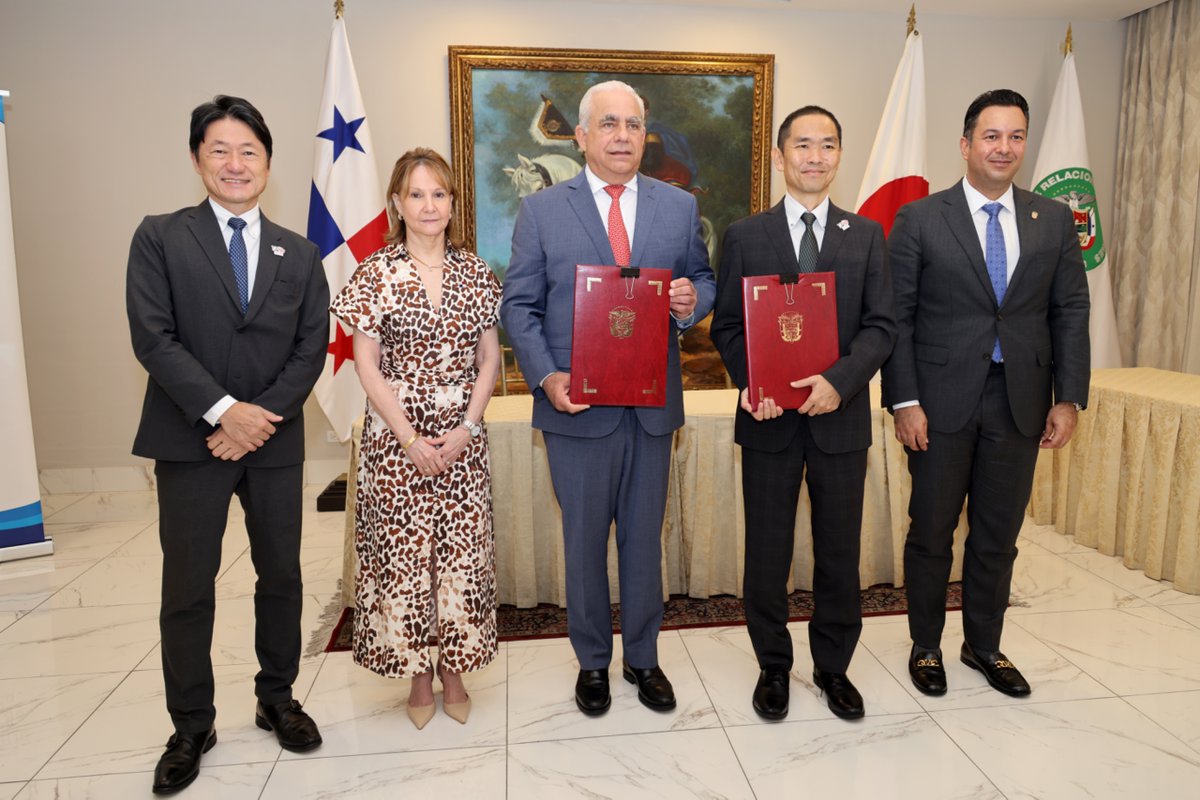 Panamá y Japón han firmado un acuerdo para el curso internacional "Desarrollo de Capacidades para el Desarrollo Rural Participativo 2025-2027". Este programa busca reducir desigualdades y promover un desarrollo rural sostenible. facebook.com/share/p/TV1HqS…