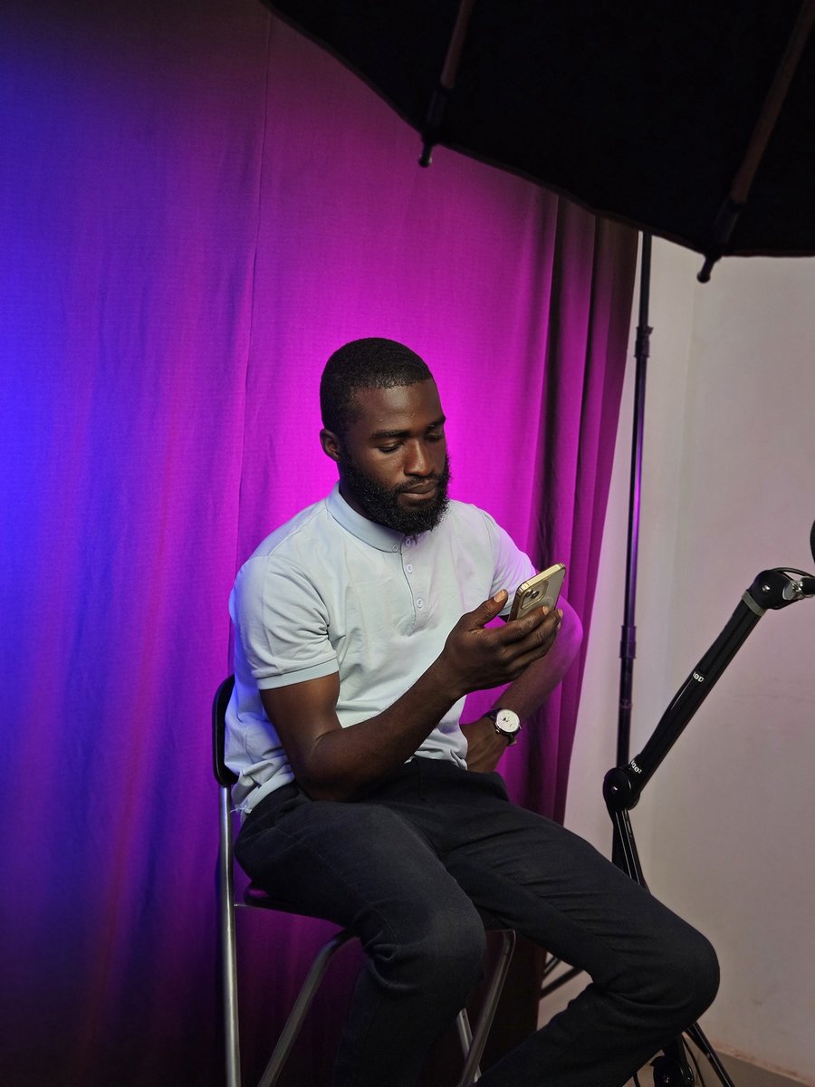 OusmaneMakaveli's tweet photo. Séance en studio avec @DollarIsmi
Capsules vidéo éducatives et informatives sur les données à caractère personnel au Mali. https://t.co/G4rSArIude