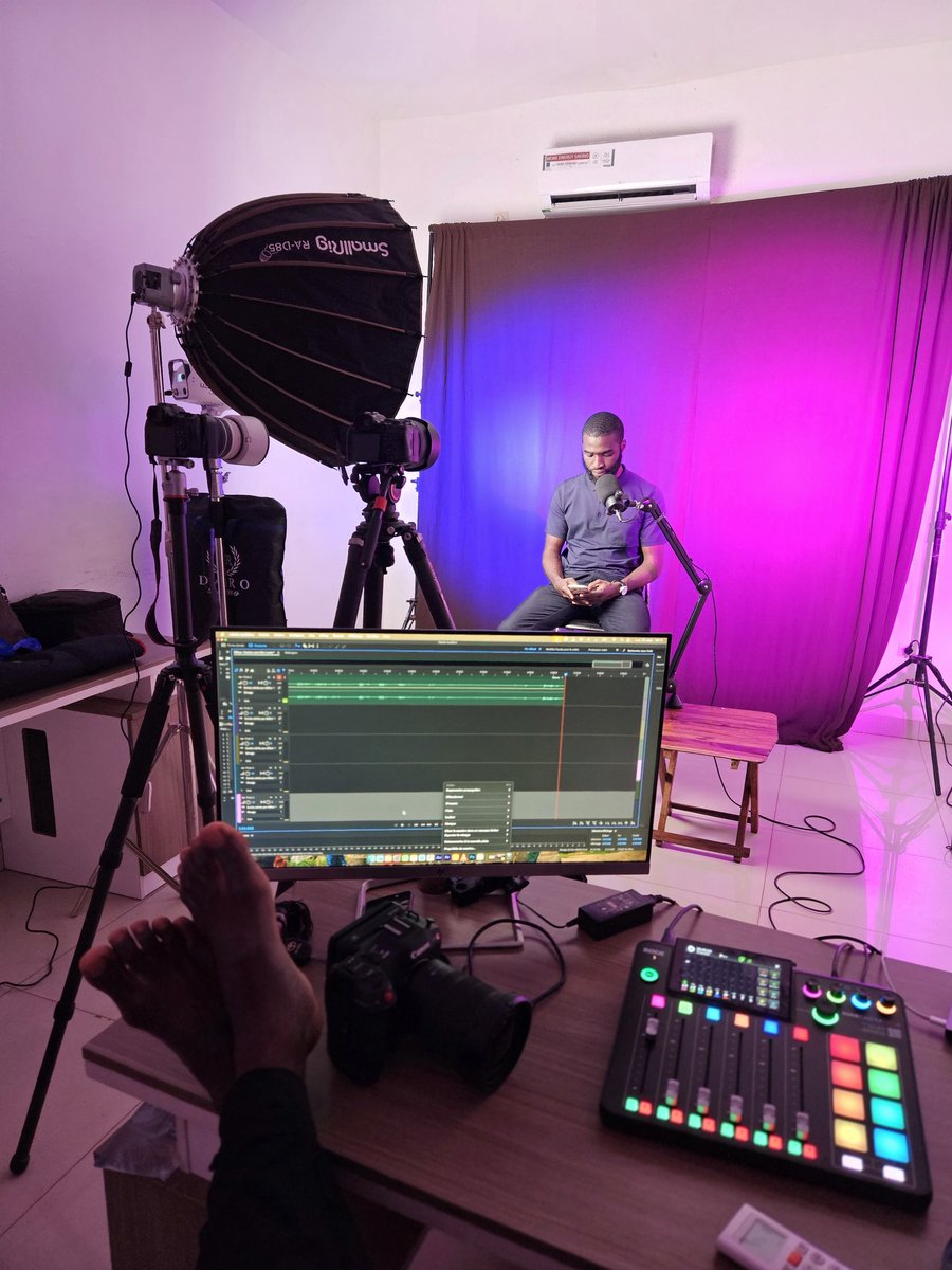 OusmaneMakaveli's tweet photo. Séance en studio avec @DollarIsmi
Capsules vidéo éducatives et informatives sur les données à caractère personnel au Mali. https://t.co/G4rSArIude