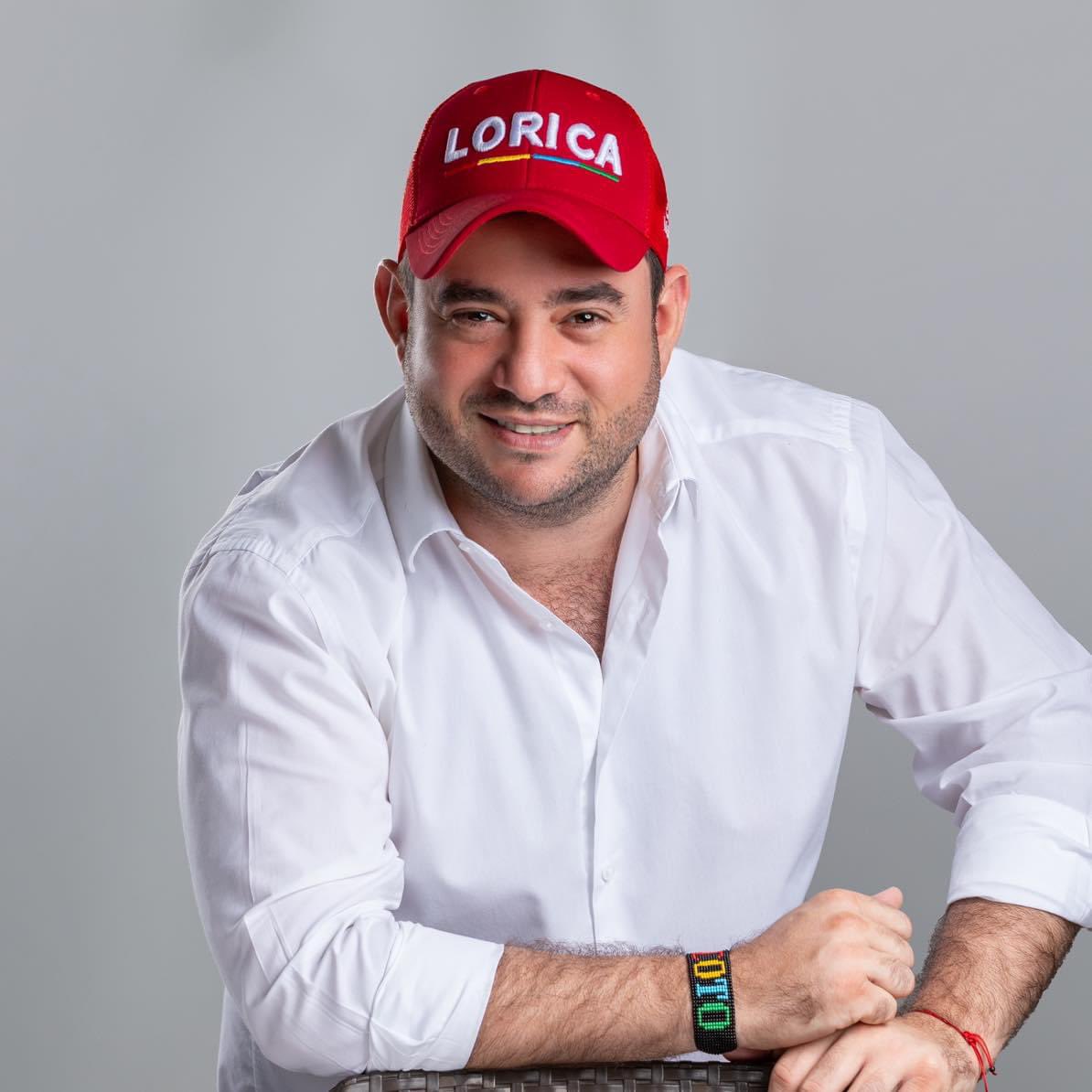 laflechaco's tweet photo. #Corrillos #LaMovida Atención: Alcalde de Lorica, @manzurcarlosm se pronuncia sobre decisión del Tribunal Administrativo de Córdoba respecto de la decisión en el proceso que pedía anular su elección. El fallo fue favorable al mandatario. https://t.co/5bM2X38FFE