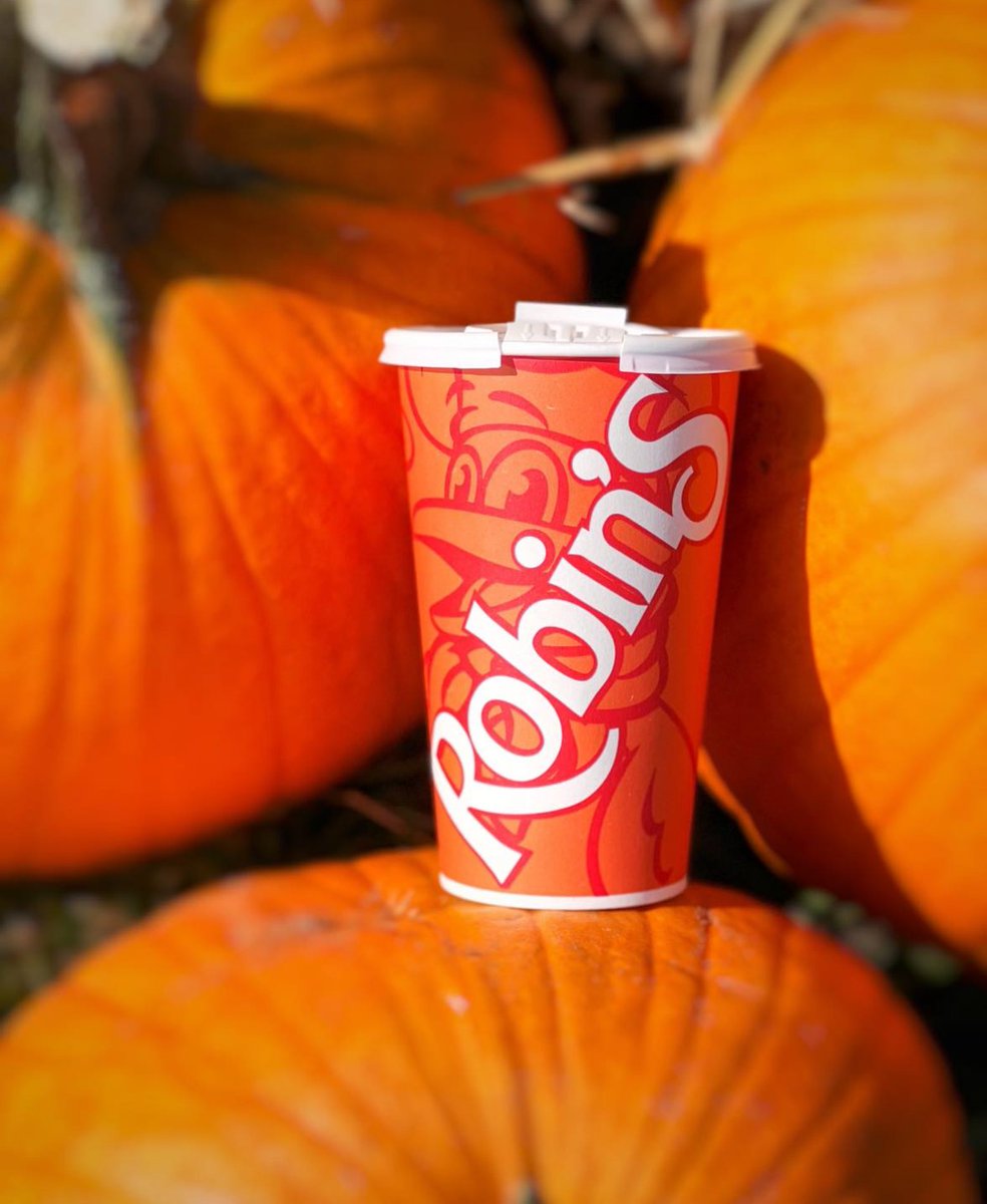 Fall is here, and so is the magic of pumpkin spice 🍂✨ 

Treat yourself to our cozy Pumpkin Spice Cappuccino or savor the taste of autumn with our Pumpkin Spice Muffin! 
.
.
.
#Robins #RobinsDonuts #PumpkinSpice #PumpkinSpiceCappuccino #Autumn #Fall #StayCozy #Pumpkin #Spice