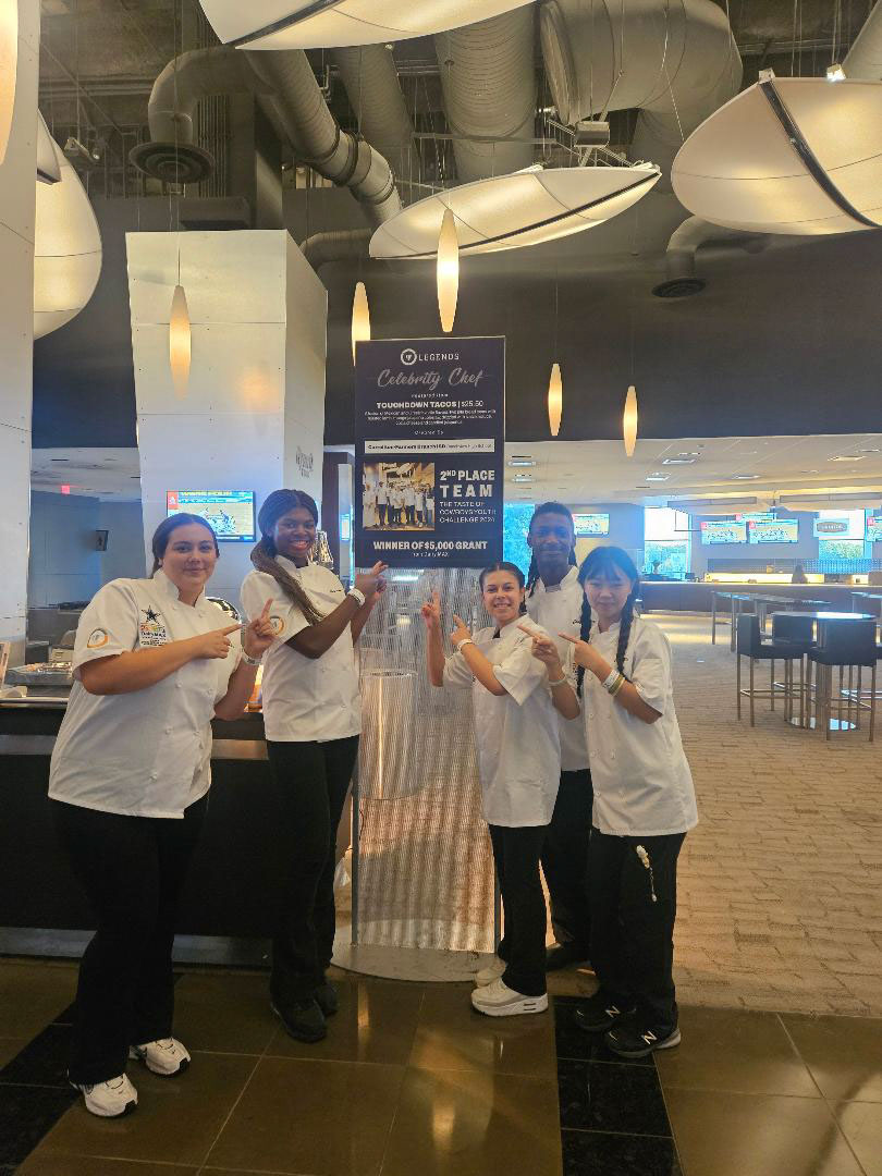 Ranchview High School's Culinary Arts team recently served their "Touchdown Tacos" to fans at the Dallas Cowboys opening game against the New Orleans Saints. 🌮 The team earned this exclusive opportunity thanks to their second-place finish last April in the "Taste of the Cowboys"