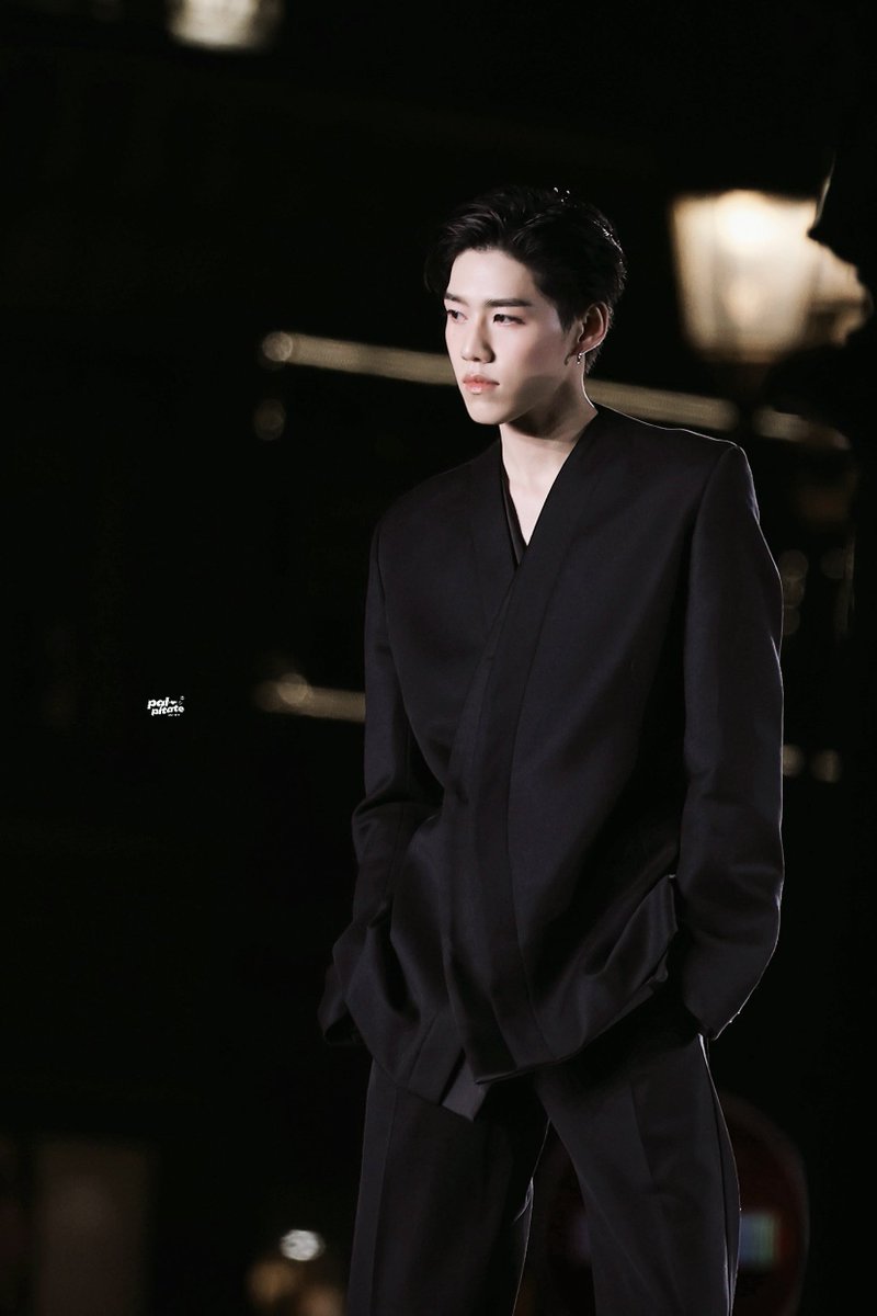 240923 

🖤

#LeDefileLOrealxPPKrit
#PPkrit