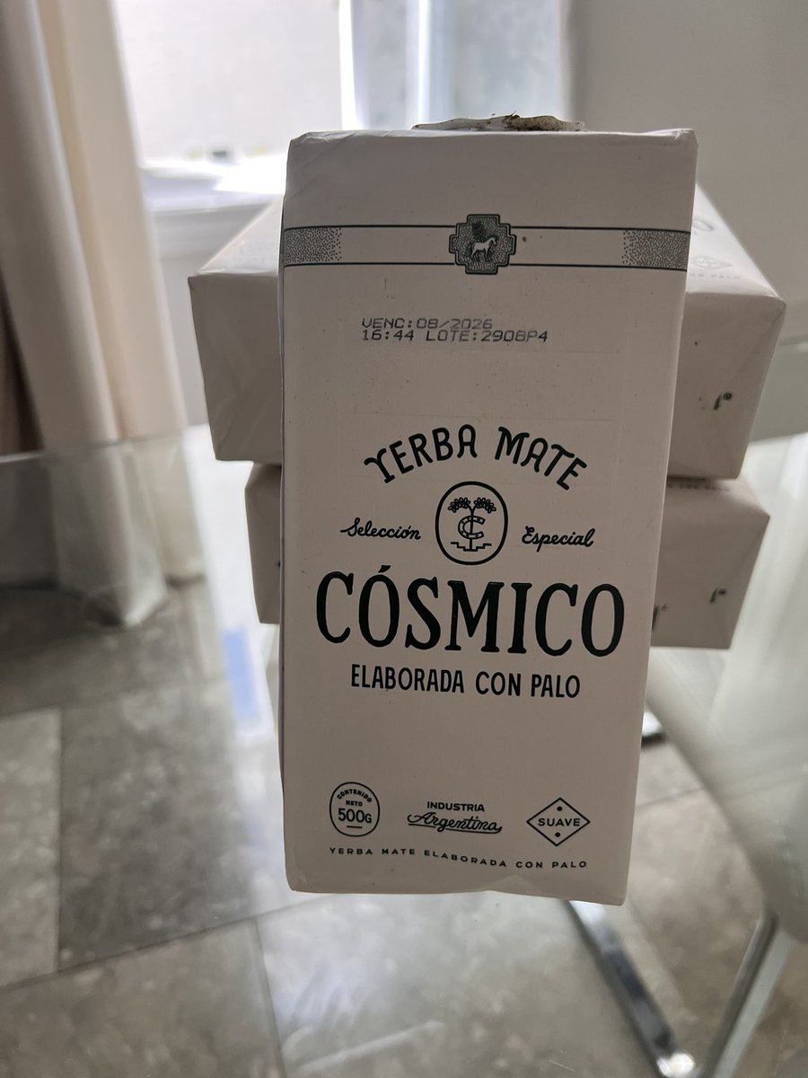 Gracias a los amigos de <a href="/PampaDirect/">PampaDirect</a> ya tengo <a href="/YerbaCosmico/">Cósmico Yerba Mate</a> ahora a probar y seguir dándole un empuje a estos emprendedores 🇦🇷🇺🇸