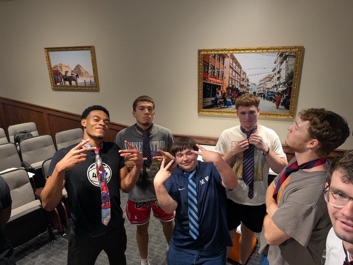 We were thankful to have Coach Pete Peterson with us &amp; hear from his life experiences as a college athlete and coach. Thank you for charging our guys to make a difference not only on the court this season, but off the court too!

#Faithful
#ButIfNot
#SoliDeogloria