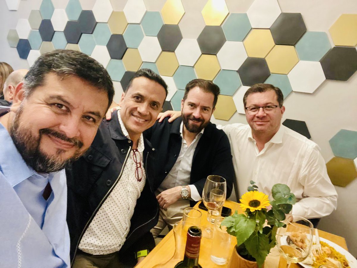 luiseduardo_mx's tweet photo. Con cariño recordaré siempre al extraordinario maestro y funcionario público, pero sobre todo al gran amigo de vida Mauricio González Reyna que partió el día de ayer. Su recuerdo siempre conmigo. Cariño a Yadi y Santi, familia y amigos. Todos te extrañaremos Mau. https://t.co/gwNHl0ytPe