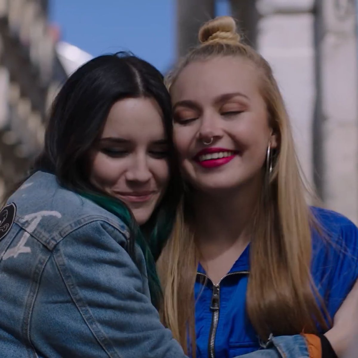 smokerjauregui's tweet photo. Happy bi visibility day to my fav bisexual couple https://t.co/hoUgwErov4