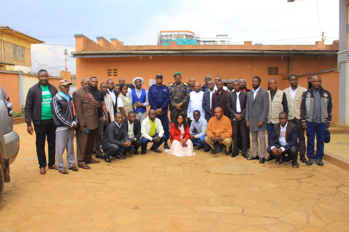 Depuis c 23-09 à Butembo, ns renforçons l capacités d'autorités pol.-admin. et coutumières du terr. Lubero et du secteur d Bapere en gestn et l’exploitatn des CFCLs. Activité pr outiller à accompagner les Concessions forestières déjà attribuées. #forêt_d_avenir
<a href="/RFUK/">RainforestFoundation</a>
<a href="/USAIDinDRC/">USAID/Democratic Republic of the Congo</a>