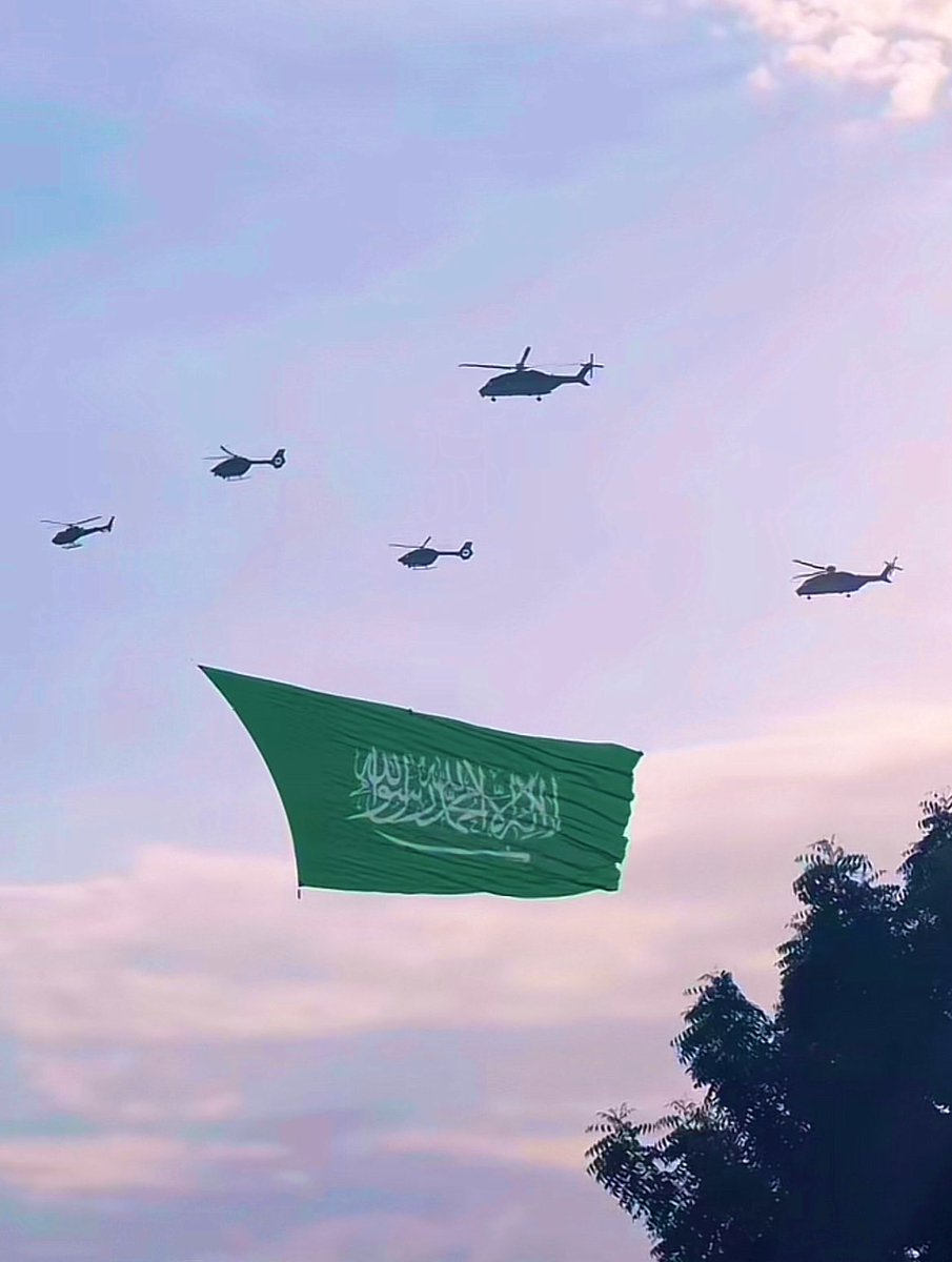 fatimaAl_harthi's tweet photo. الله اللي عزنا 🇸🇦🤍 …. ما لحد منّه .

#اليوم_الوطني_السعودي94 
#السعودية 
#اليوم_الوطني https://t.co/jzP9vgtG7p