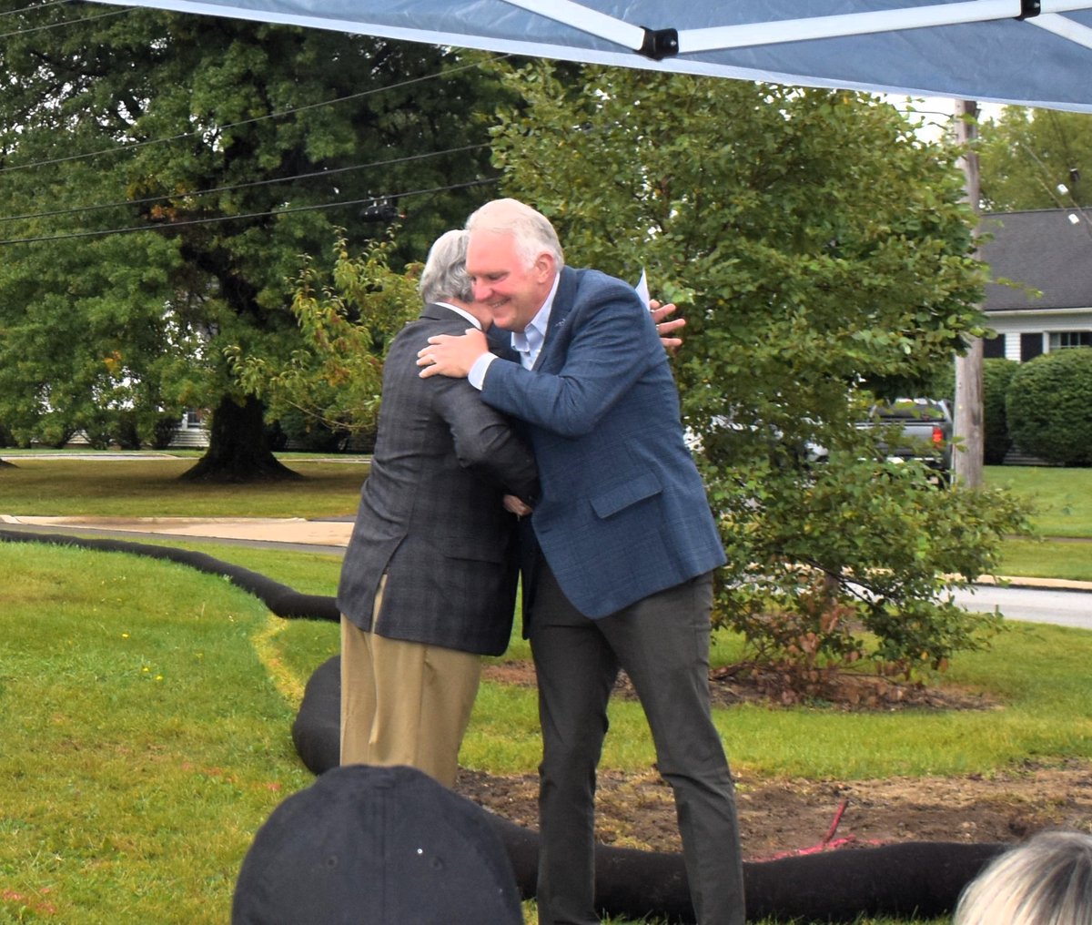 CuyahogaCounty's tweet image. Cheers to the Gates Mills Boulevard Multi-Purpose Trail coming soon to the @CityPepperPike! Today's groundbreaking was a success. Our $800,000 investment for resurfacing plans is a step toward better connectivity and access for County residents. 

#WeAreCuyahoga
