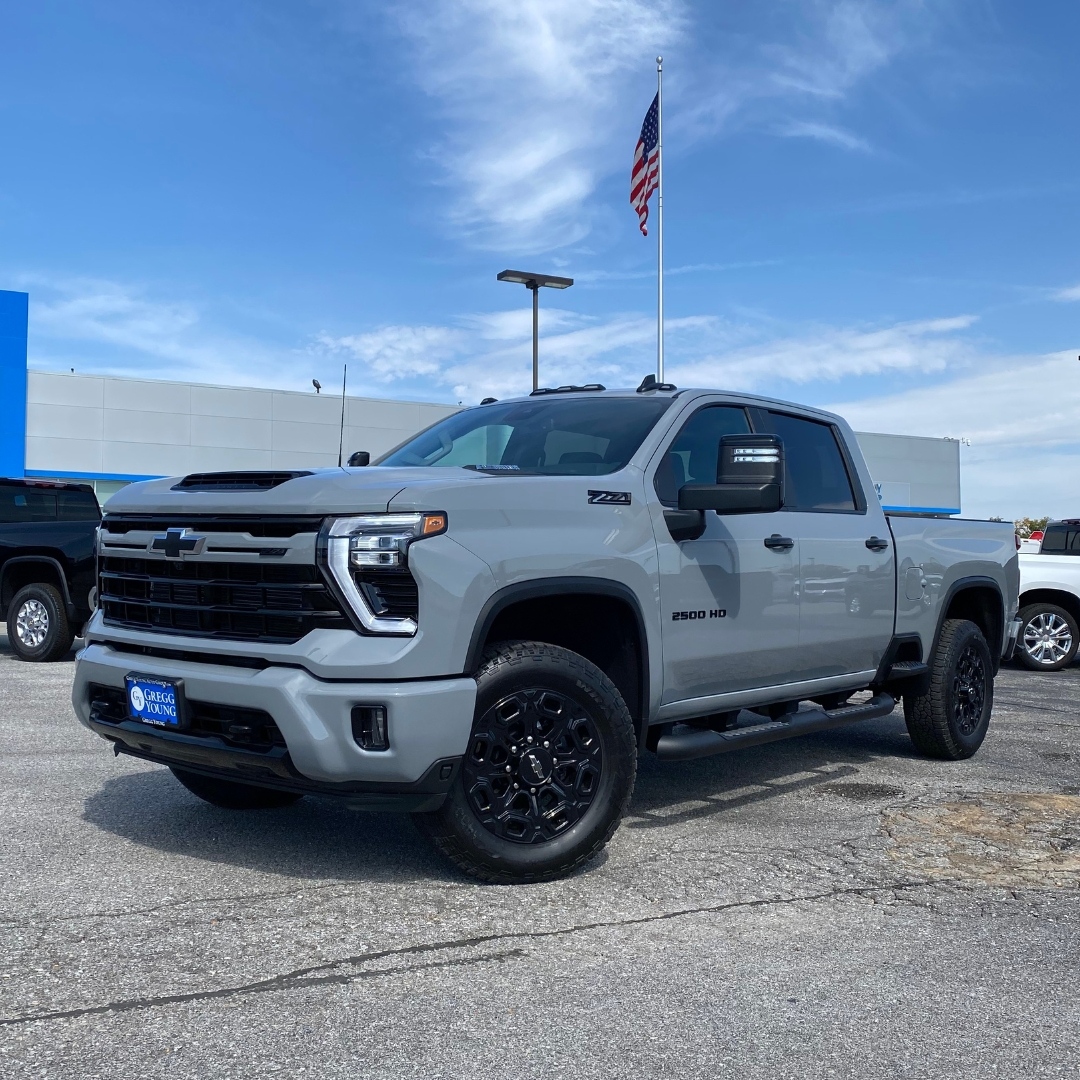 GYChevyOmaha's tweet image. When the going gets tough, our vehicles get tougher. Equip your workday with a vehicle that can carry any load and conquer any challenge. 🚛🚜 
#ToughVehicles #ConquerChallenge #GreggYoungOmaha